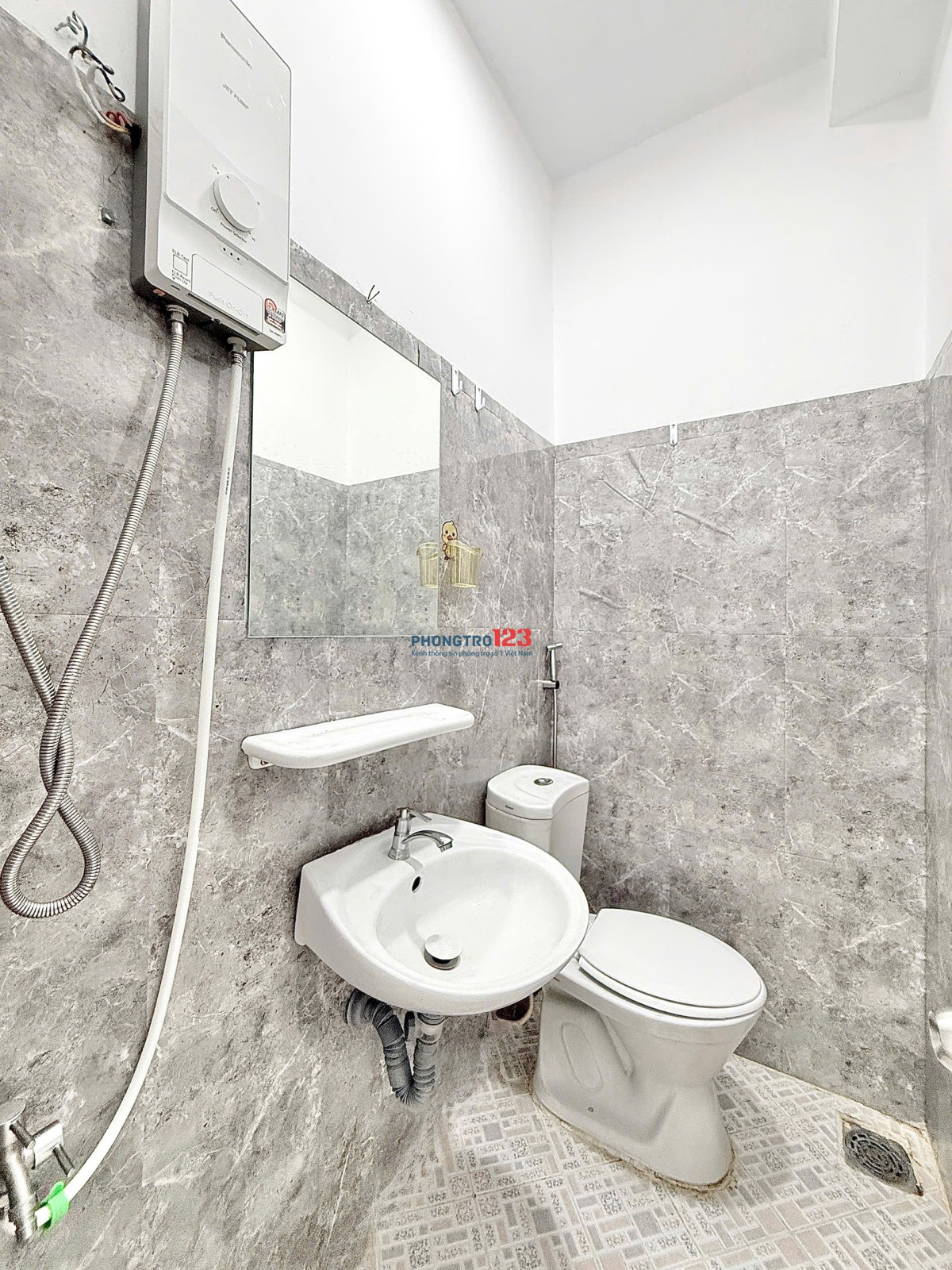 Căn hộ ban công rộng gần ngã tư Hàng Xanh - Vũ Tùng, Bình Thạnh - Phòng mới tinh, nội thất cao cấp