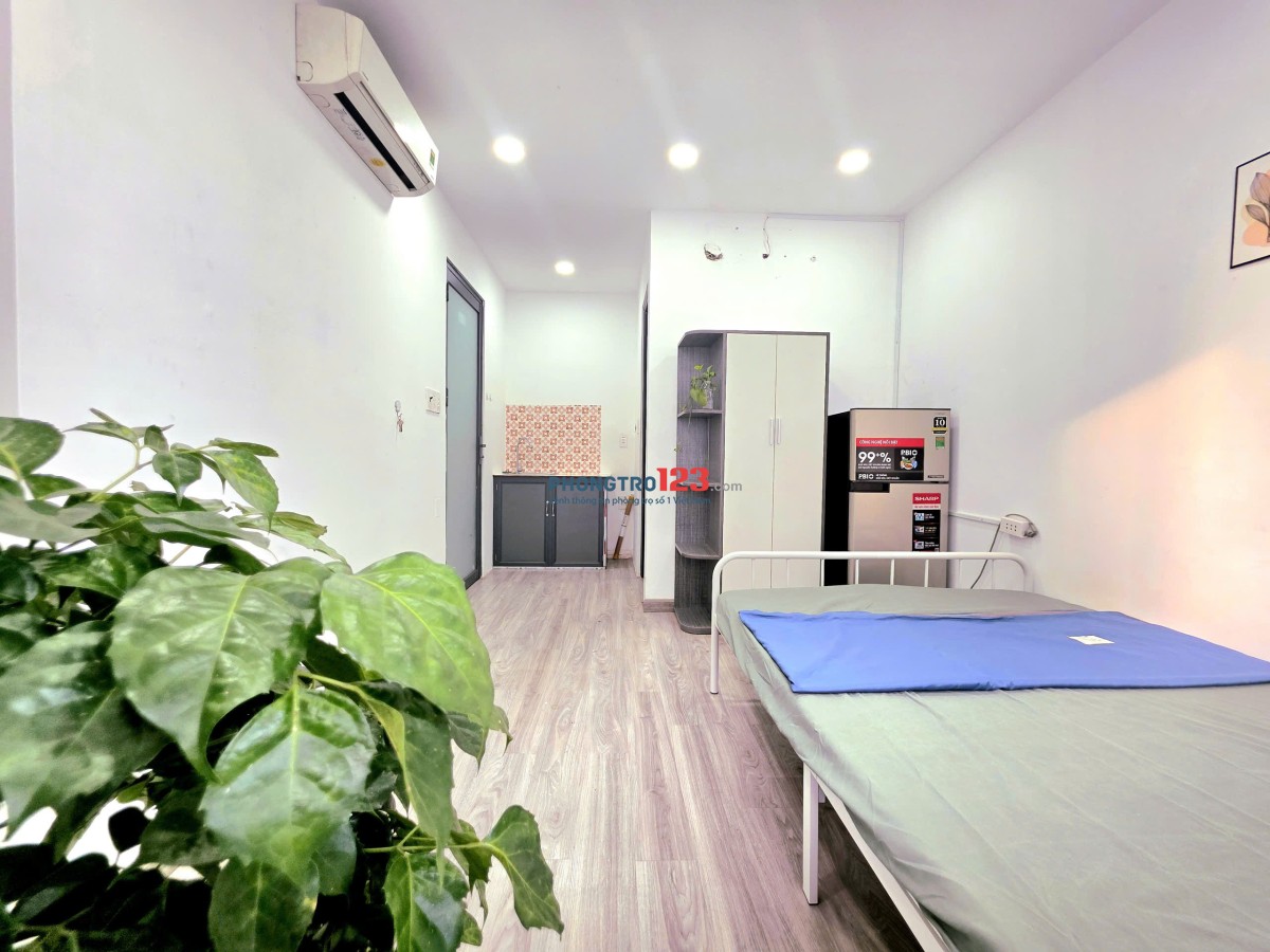 Cho thuê phòng cửa sổ lớn full nội thất gần Đai học Kinh tế - ĐH Hoa Sen - ĐH Sài Gòn - ĐH Bách Khoa