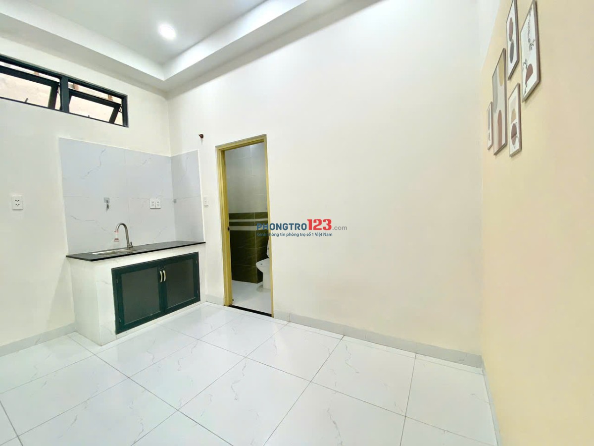 Cho thuê phòng trọ studio full nội thất gần Hàng Xanh, Bình Thạnh – Rộng rãi ,cửa sổ lớn