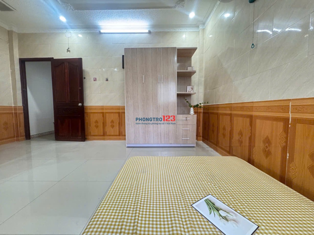 Cho thuê phòng trọ studio full nội thất gần Hàng Xanh, Bình Thạnh – Rộng rãi ,cửa sổ lớn