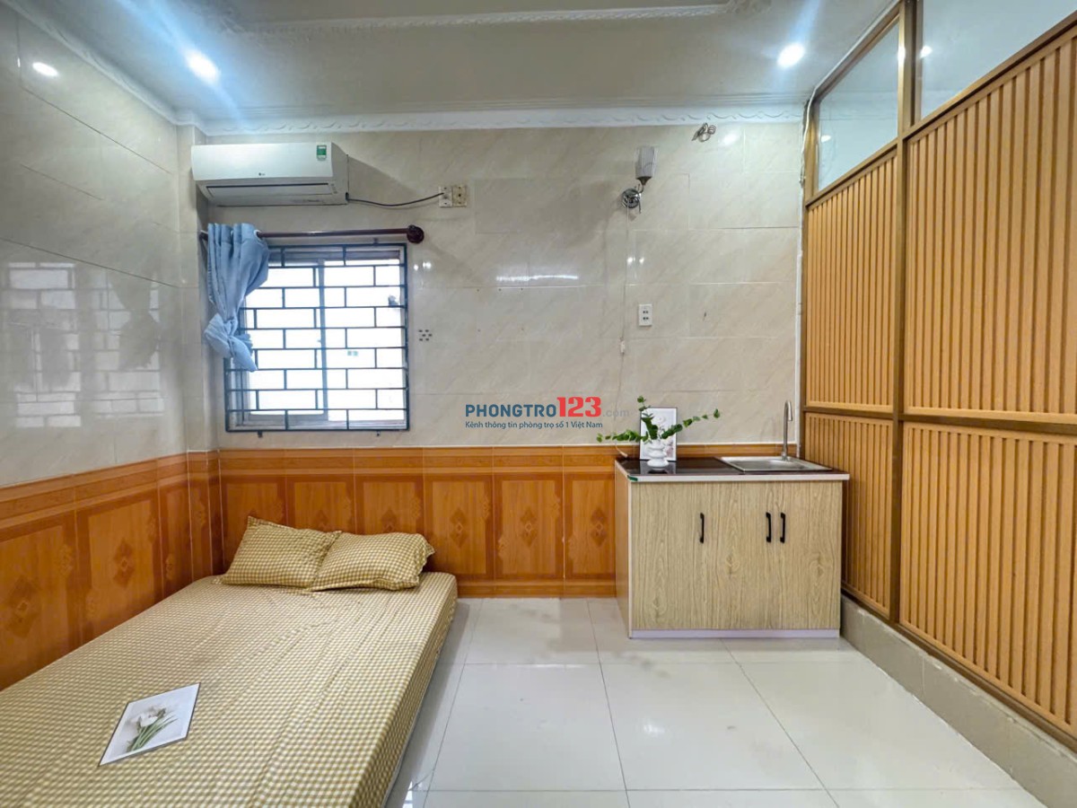 Cho thuê phòng trọ studio full nội thất gần Hàng Xanh, Bình Thạnh – Rộng rãi ,cửa sổ lớn