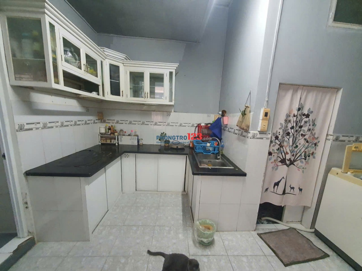 Nhà trệt 2 phòng, cần share 1 phòng trống