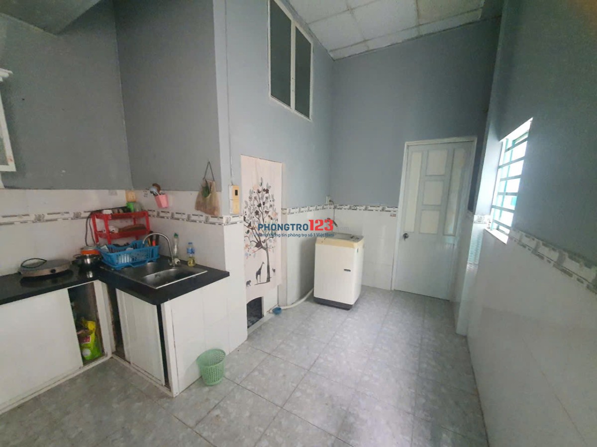 Nhà trệt 2 phòng, cần share 1 phòng trống