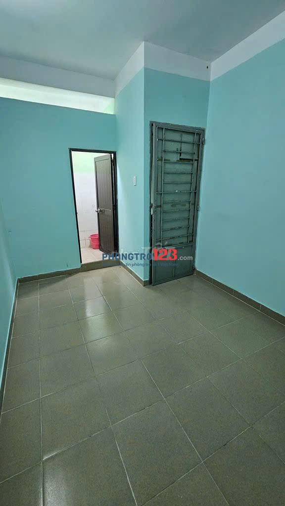 Phòng Lầu 1, WC riêng, 1,7tr/tháng, sát trường PTTH Mạc Đĩnh Chi, gần chợ Phú Lâm