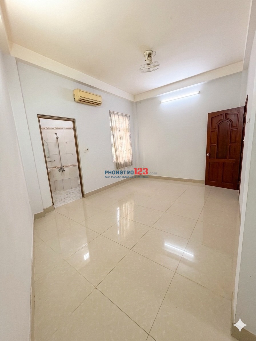 Cho Nữ Thuê Phòng Ngay Chân Cầu Sài Gòn