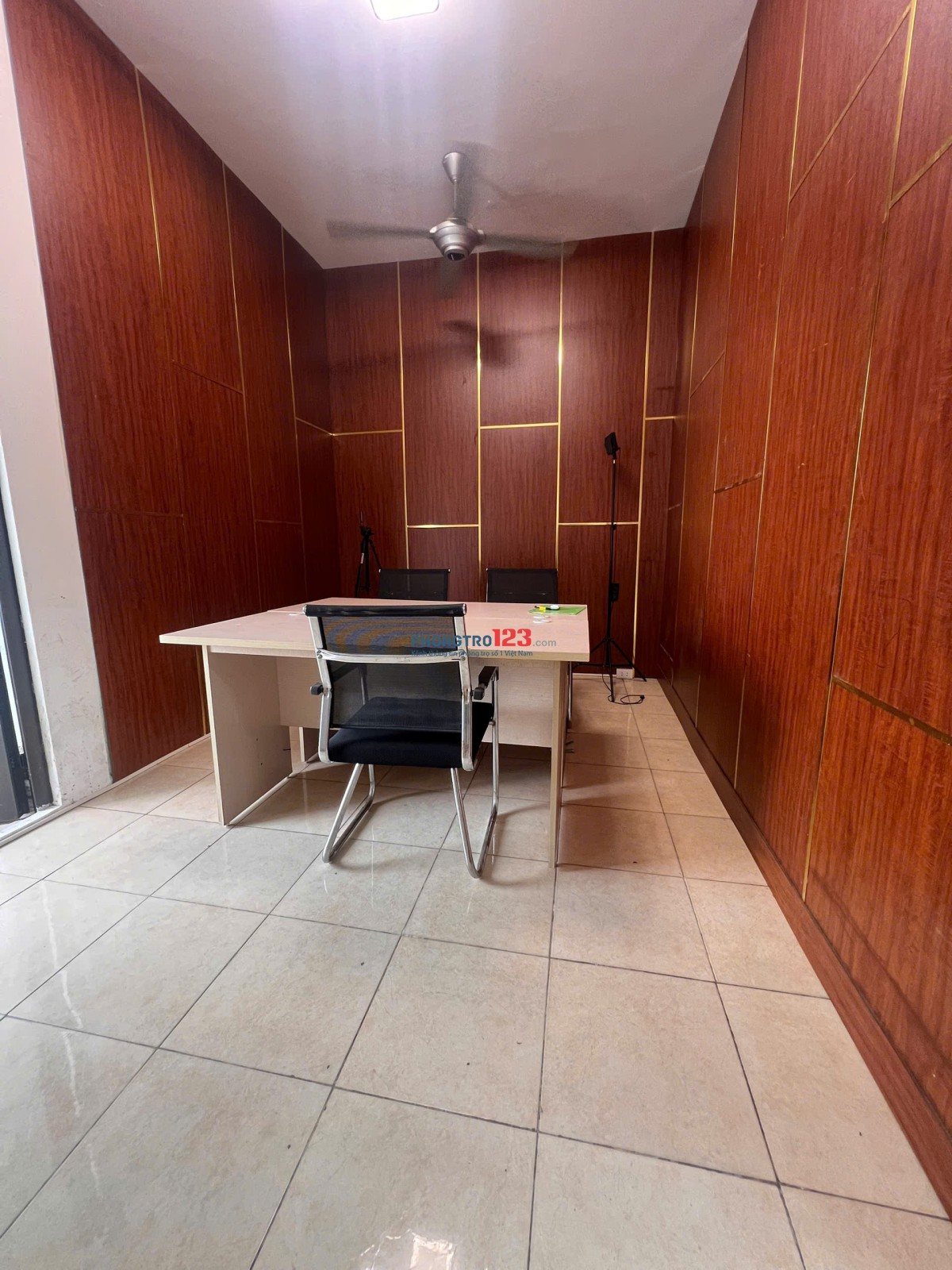 Chính chủ cho thuê căn hộ 137 Nguyễn Ngọc Vũ, Yên Hòa, 3PN, ở hoặc làm văn phòng, 90m2, 12tr/tháng