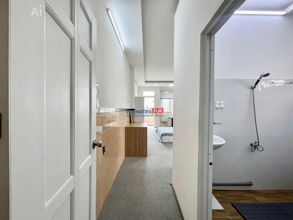 CHDV ban công FULL NT đường hiền vương tân phú 30m2 WC riêng