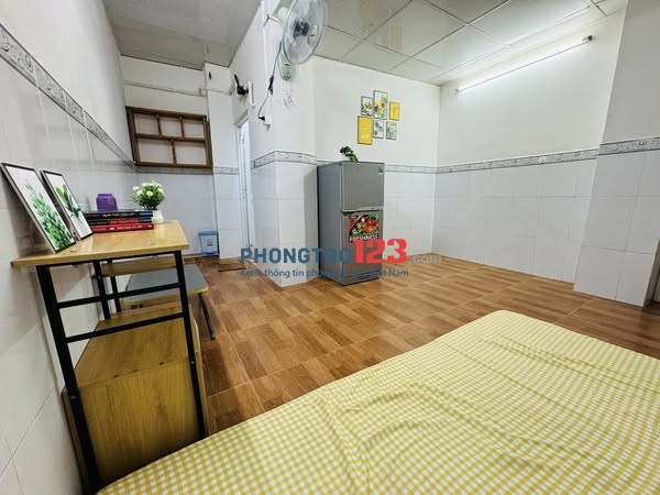 Phòng đẹp 20m2 đủ nội thất ngay ĐH Văn Hiến 517 Kênh Tân Hóa Q. Tân Phú.