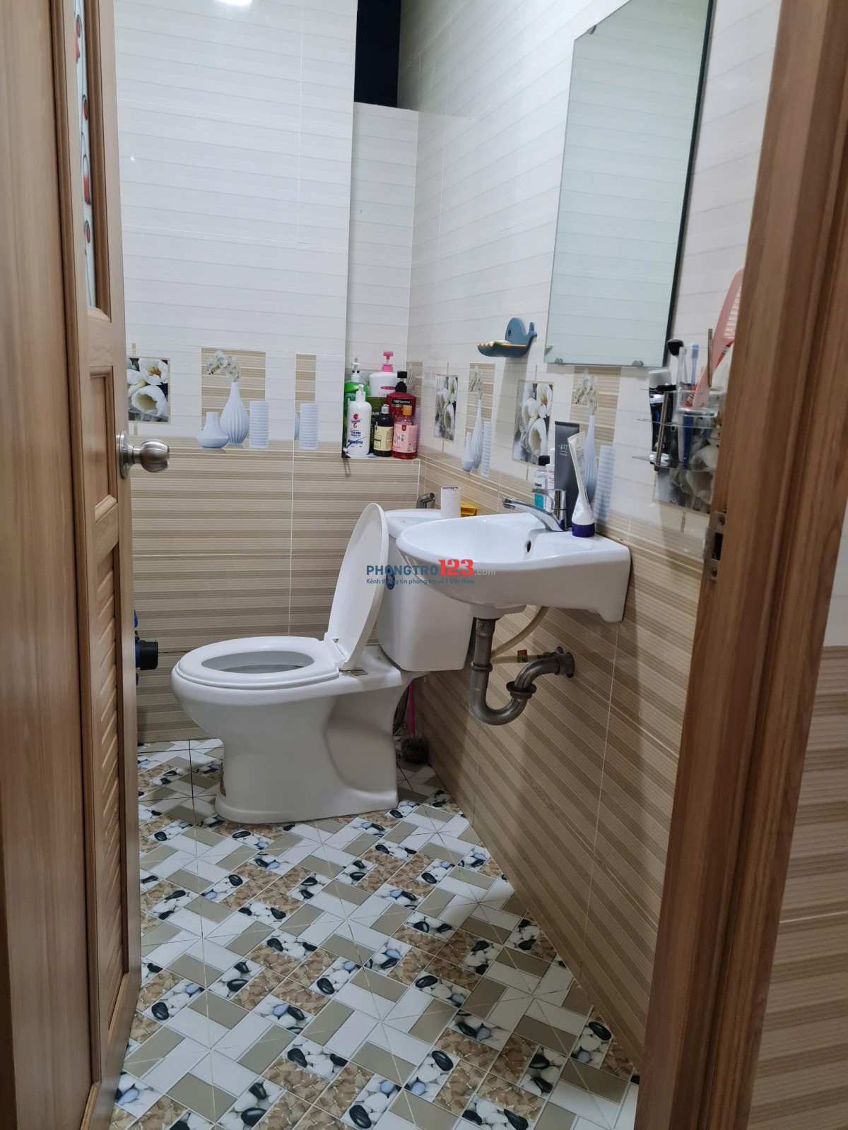 Căn hộ dich vụ ngay canh SPKT và đại học ngân hàng