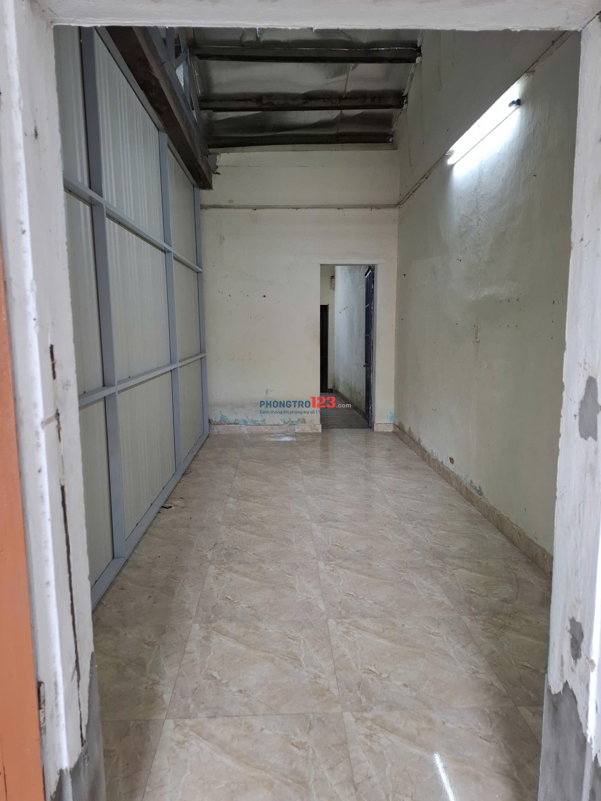 Cho thuê mặt bằng kinh doanh 45-55m2 có phòng riêng tại 694 Trường Chinh, Đà Nẵng
