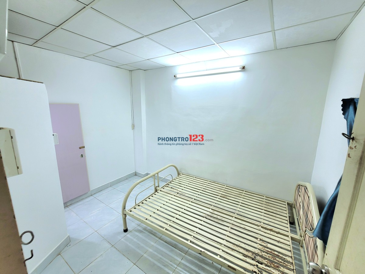 Phòng MÁY LẠNH 18m2 sau chợ Tân Bình, giáp Q10, An ninh tốt, nhà xe riêng.