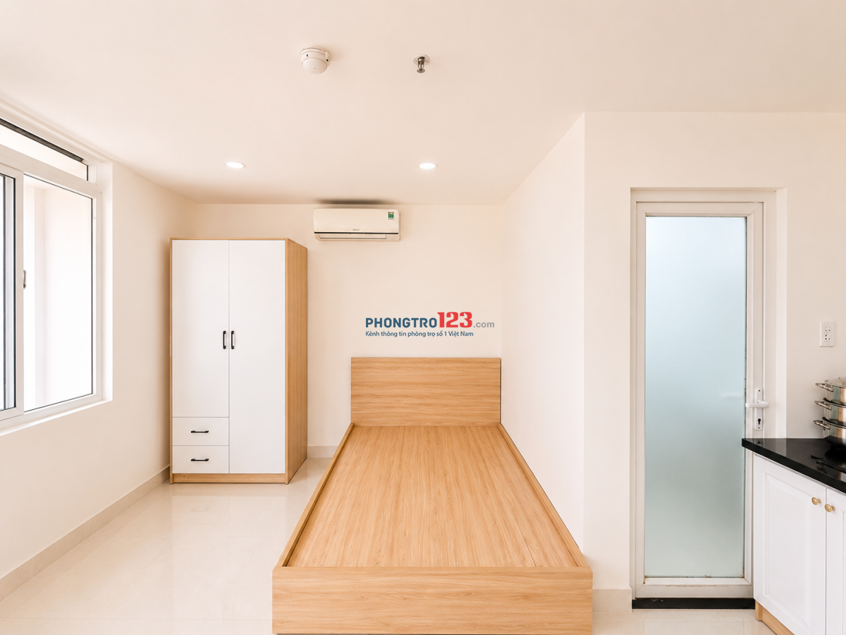 PHÒNG CỬA SỔ MỚI XÂY LỚN GẦN ĐH VĂN LANG - ĐẶNG THÙY TRÂM