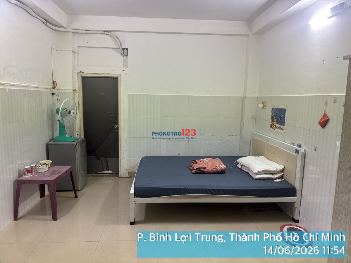 Pass lại Phòng tầng trệt nhà nguyên căn Full Nội Thất, WC riêng