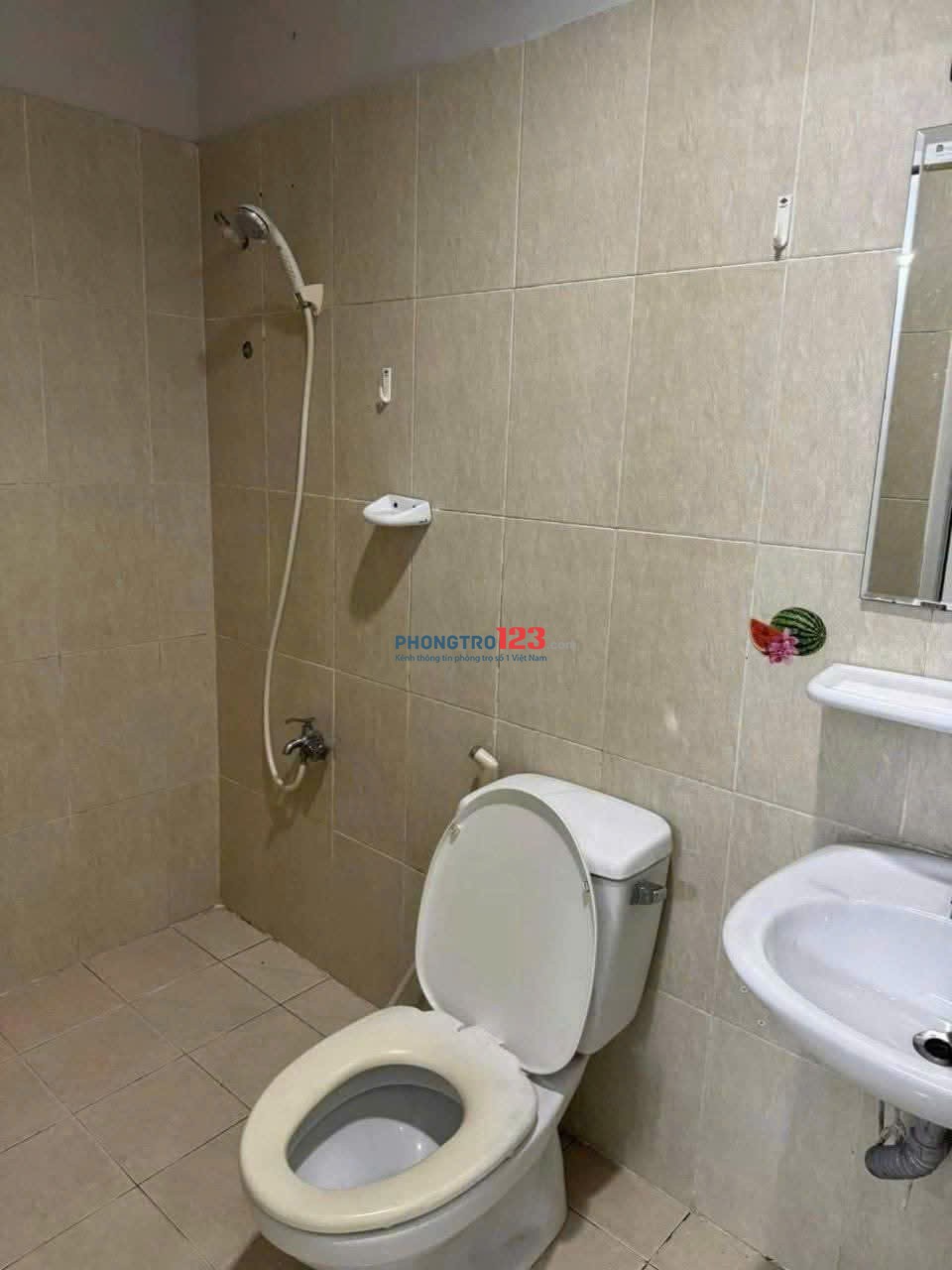 Chung cư Phú Thạnh, Nguyễn Sơn, TP: 2PN, 65m2, nhà trống, 7,5tr