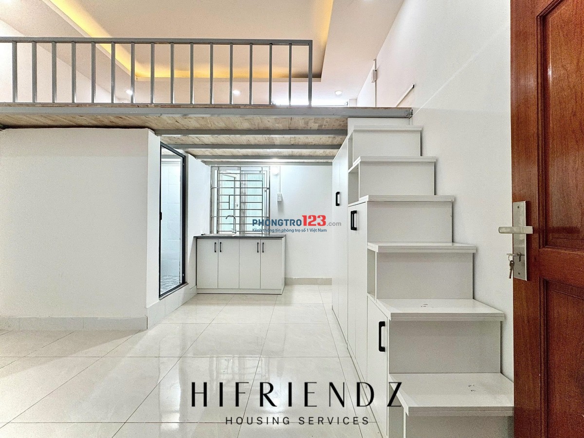 PHÒNG BAN CÔNG GẦN NGÃ TƯ 4 XÃ MÁY LẠNH GÁC THANG HỘP