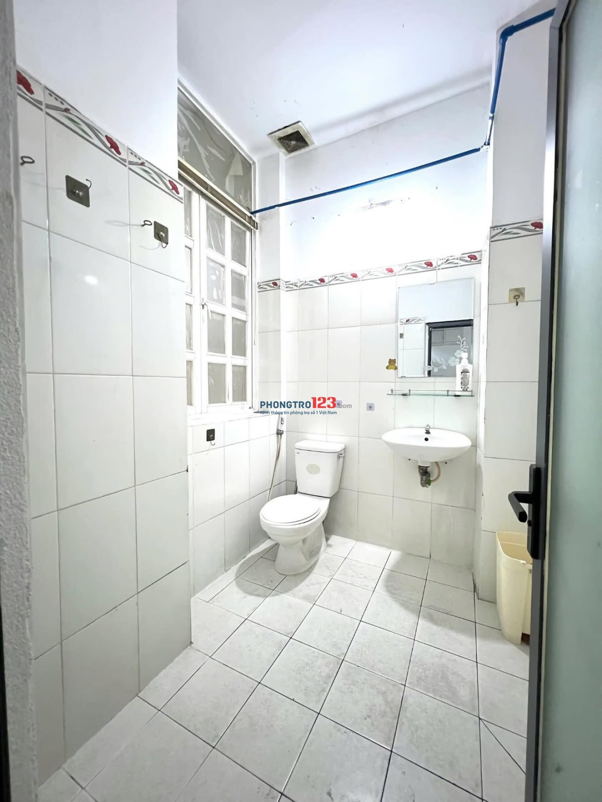 Pass lại căn hộ 2PN tách bếp số 70 Hồng Hà, Tân Bình