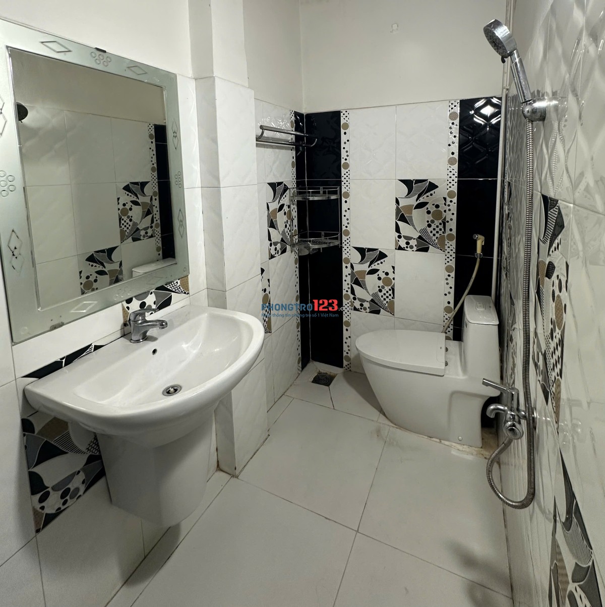 PHÒNG TRỌ SẠCH ĐẸP NGAY NGÃ 5 CHỢ THỦ ĐỨC – CHỈ 3 TRIỆU/THÁNG
