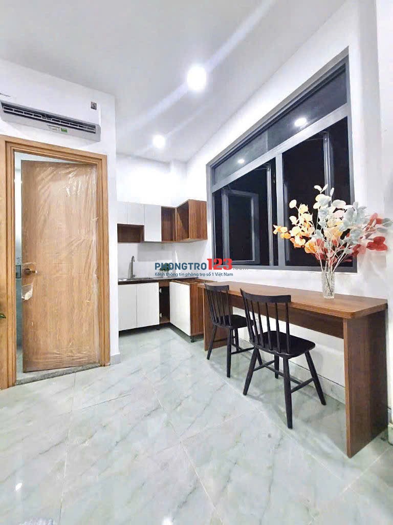 Cho thuê căn hộ studio, cửa sổ lớn - Đường Phan Bội Châu, Bình Thạnh gần Chợ Bà Chiểu và Quận 1, 3