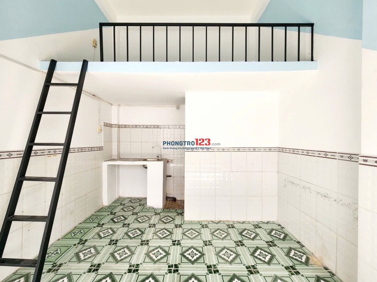 Phòng gác Đúc 474 Nguyễn Tri Phương gần Đường Số 5 - cầu Linh Xuân - Giờ Tự Do