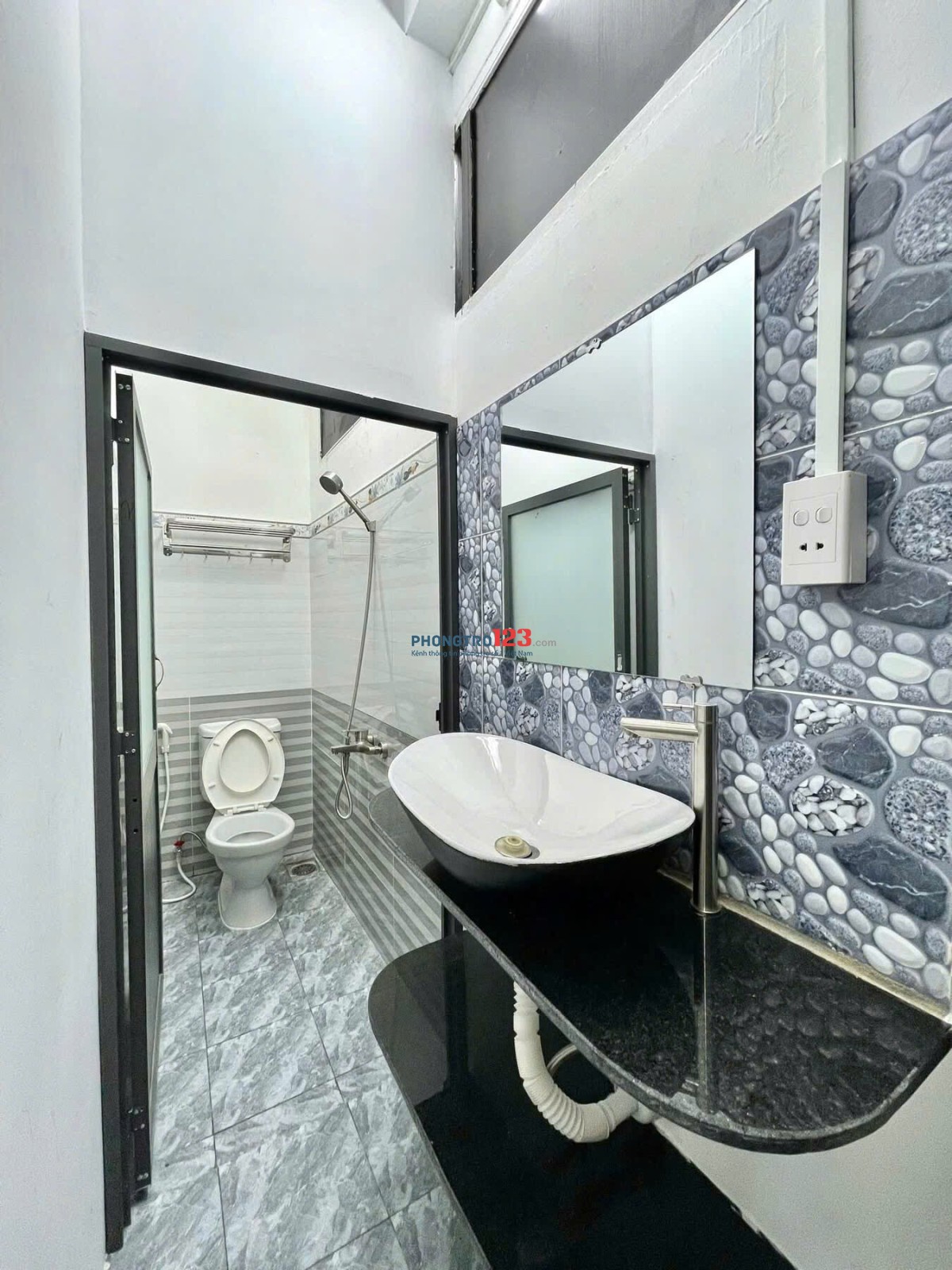 KTX Quận Tân Phú 1Tr750 – Vị Trí Đẹp, Dễ Dàng Di Chuyển