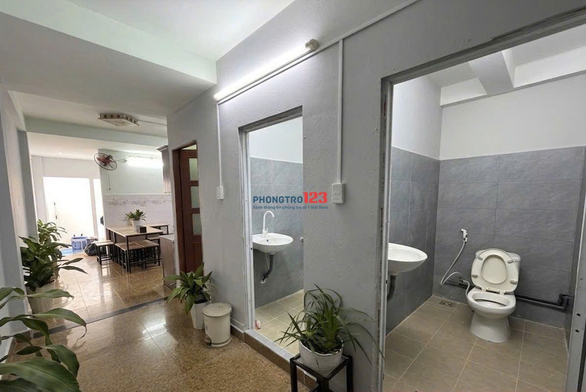 Ký Túc Xá Nữ Phòng 5 Ngay Tại Thủ Đức- Trọn Gói 2,3 Triệu/Tháng