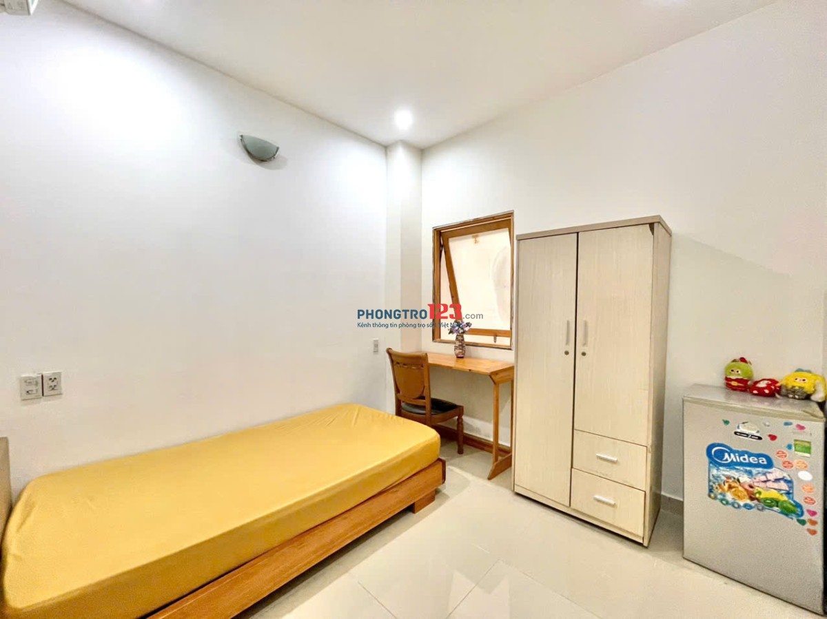 Phòng Tiện Nghi Xinh Xắn Ngay Nhà Thờ Vườn Xoài