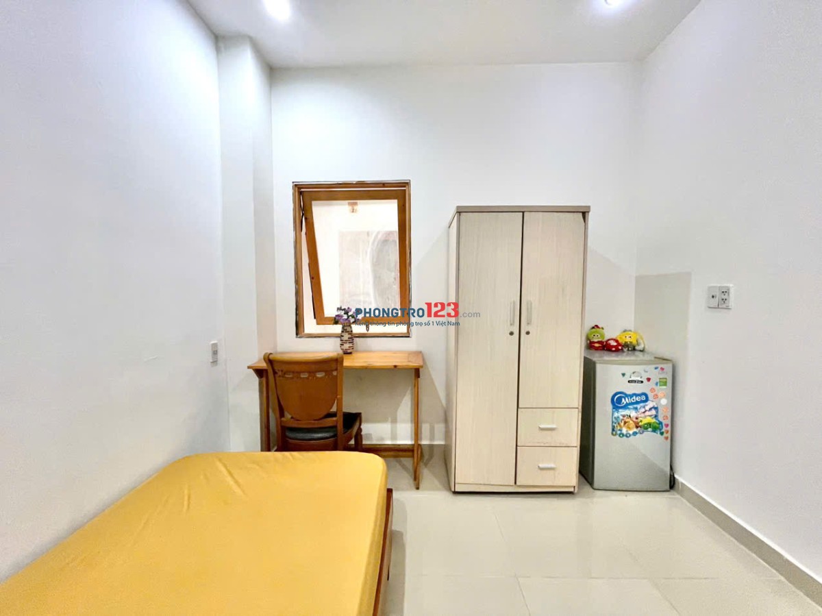 Phòng Tiện Nghi Xinh Xắn Ngay Nhà Thờ Vườn Xoài