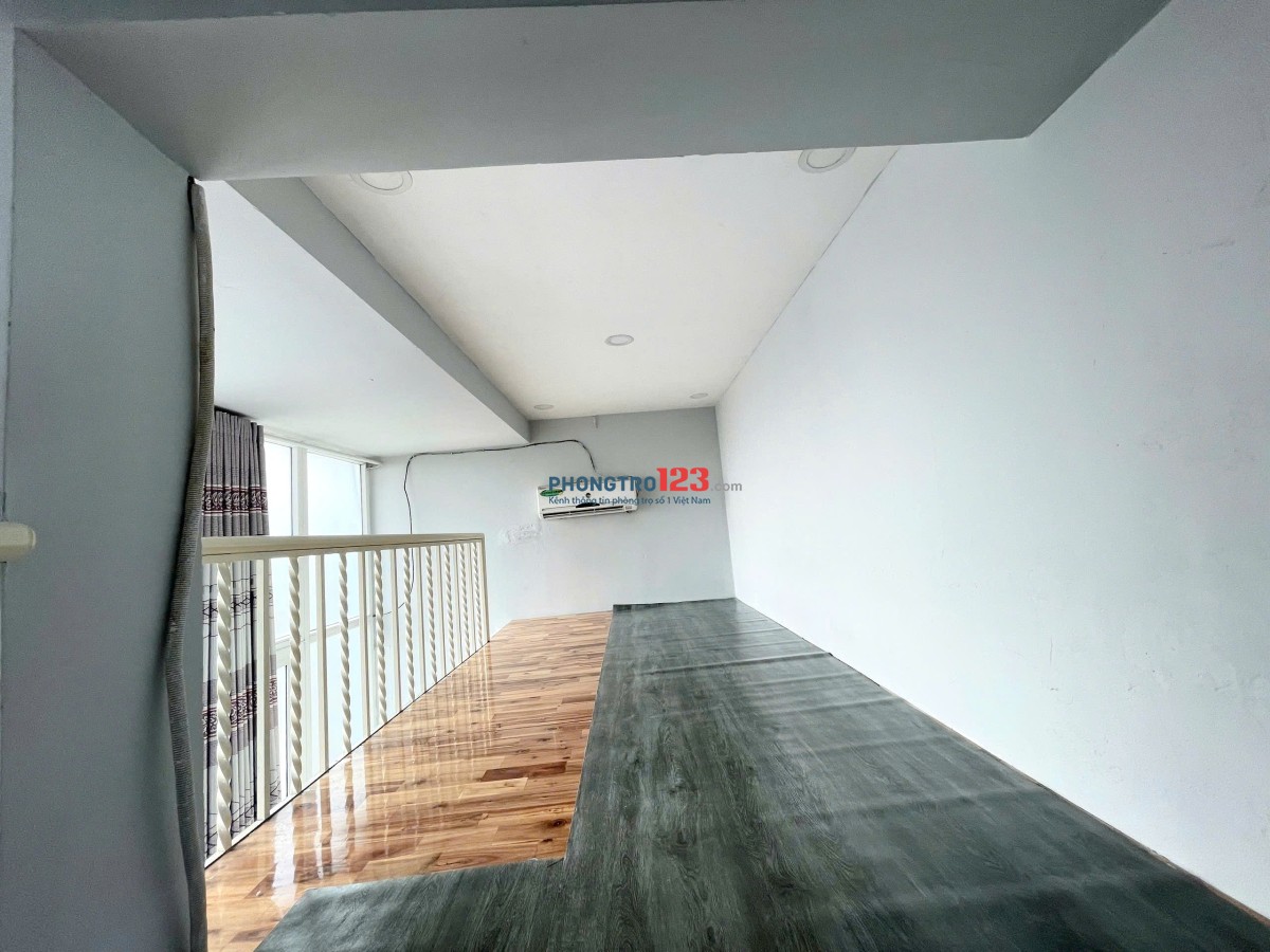 Phòng view cửa sổ thoáng mát, gác cao ngay SPKT, VINCOM VÕ VĂN NGÂN