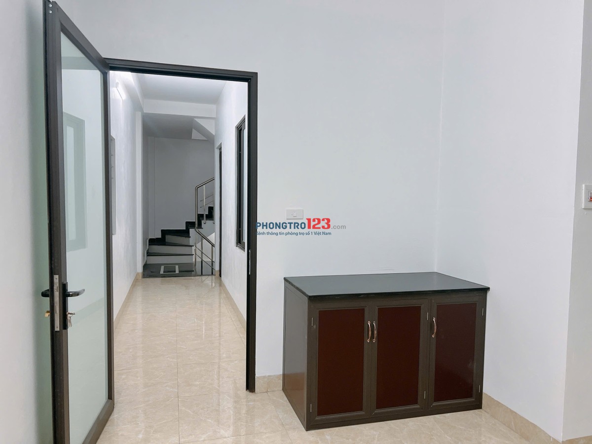 Cho thuê phòng khép kín mới, sạch, đẹp. Có ban công nhỏ