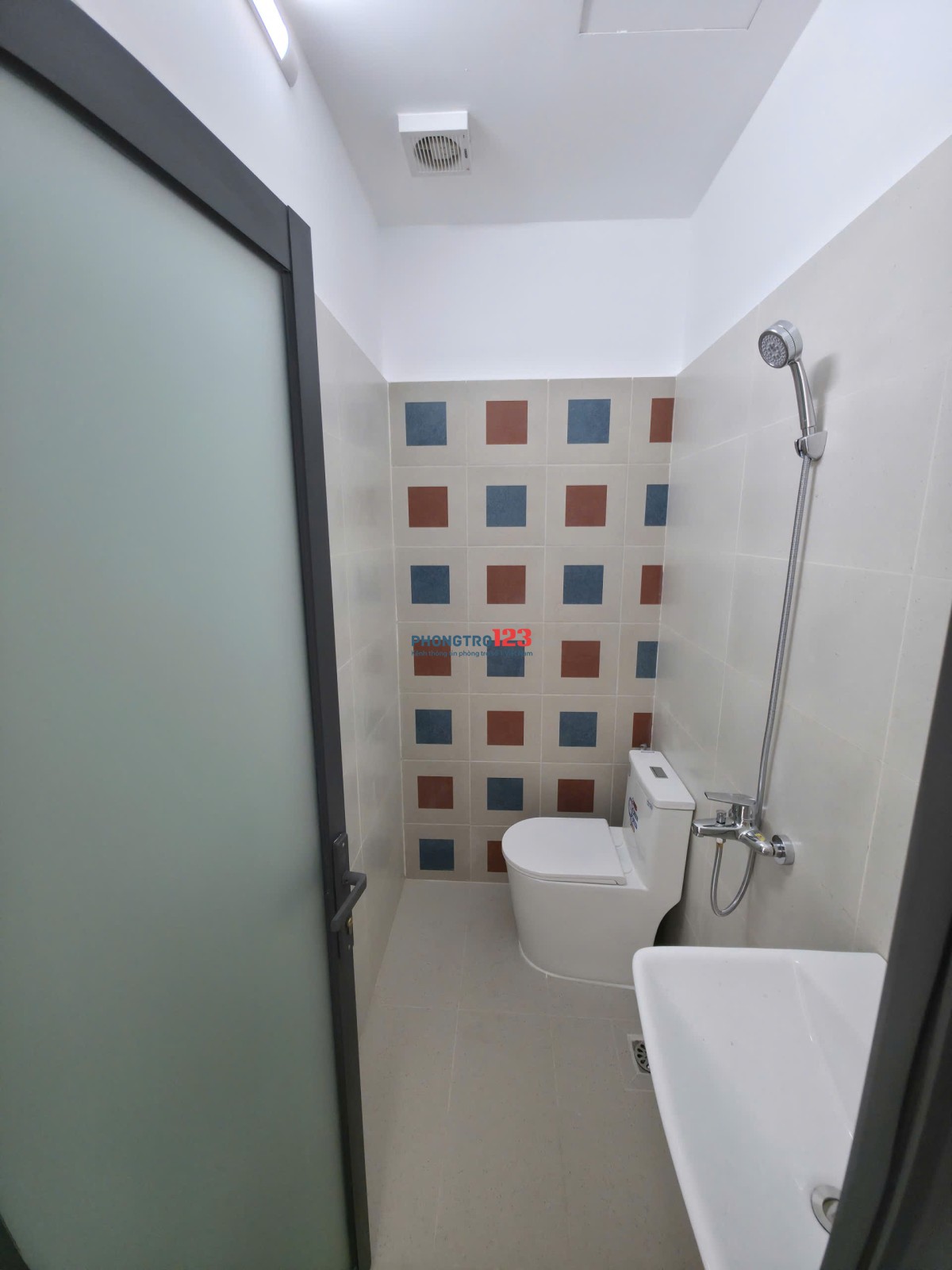 Chính chủ-Studio Mới Xây, Ban công riêng, Tách Bếp-Kế bên Chung Cư EcoGreen Q7, cách KCX 2,5km
