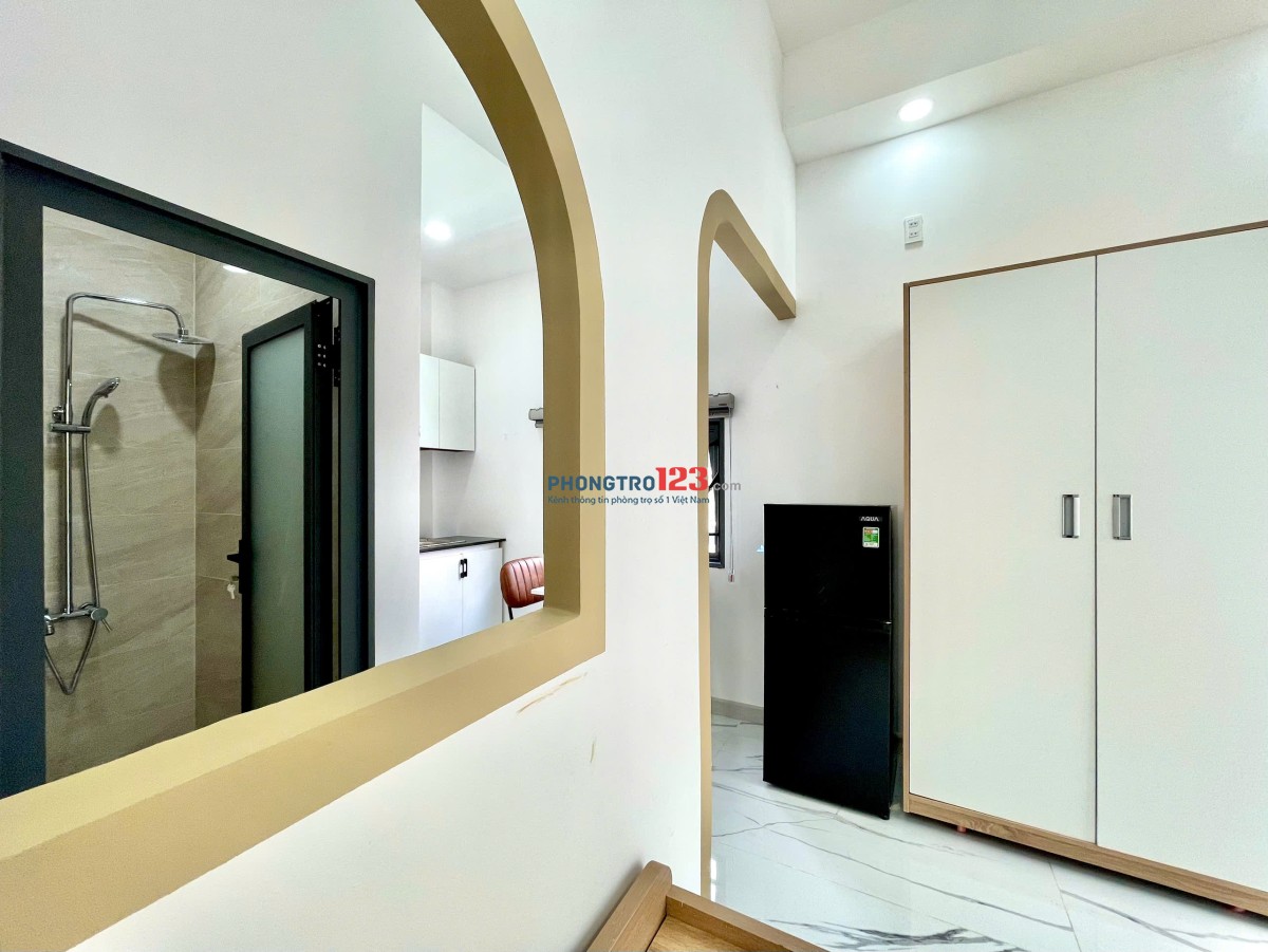 Cho thuê căn hộ 1PN, có ban công - Đinh Bộ Lĩnh, Bình Thạnh gần Hàng Xanh và Quận 1, 3 và Phú Nhuận