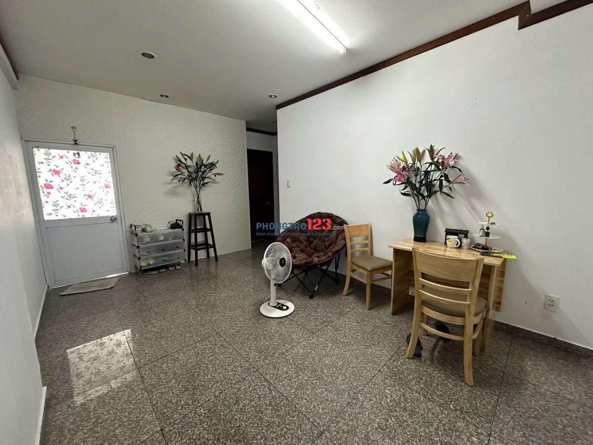 Phòng mới đầy đủ nội thất trong chung cư Hoàng Anh Thanh Bình với an ninh 24/24 ở Quận 7