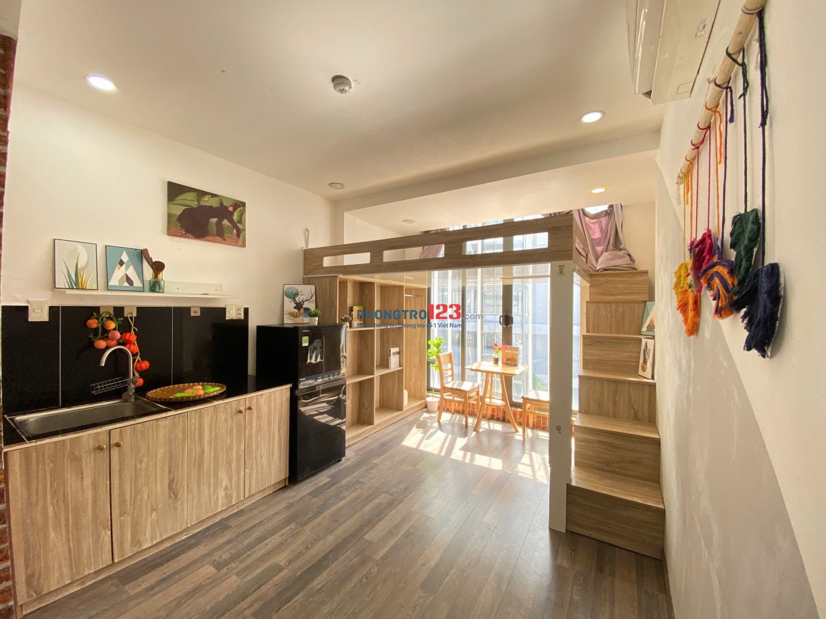 Cho thuê phòng có gác, cửa sổ trời lớn - Hồ Văn Huê, Phú Nhuận gần Sân bay, Quận 3 và Quận 1