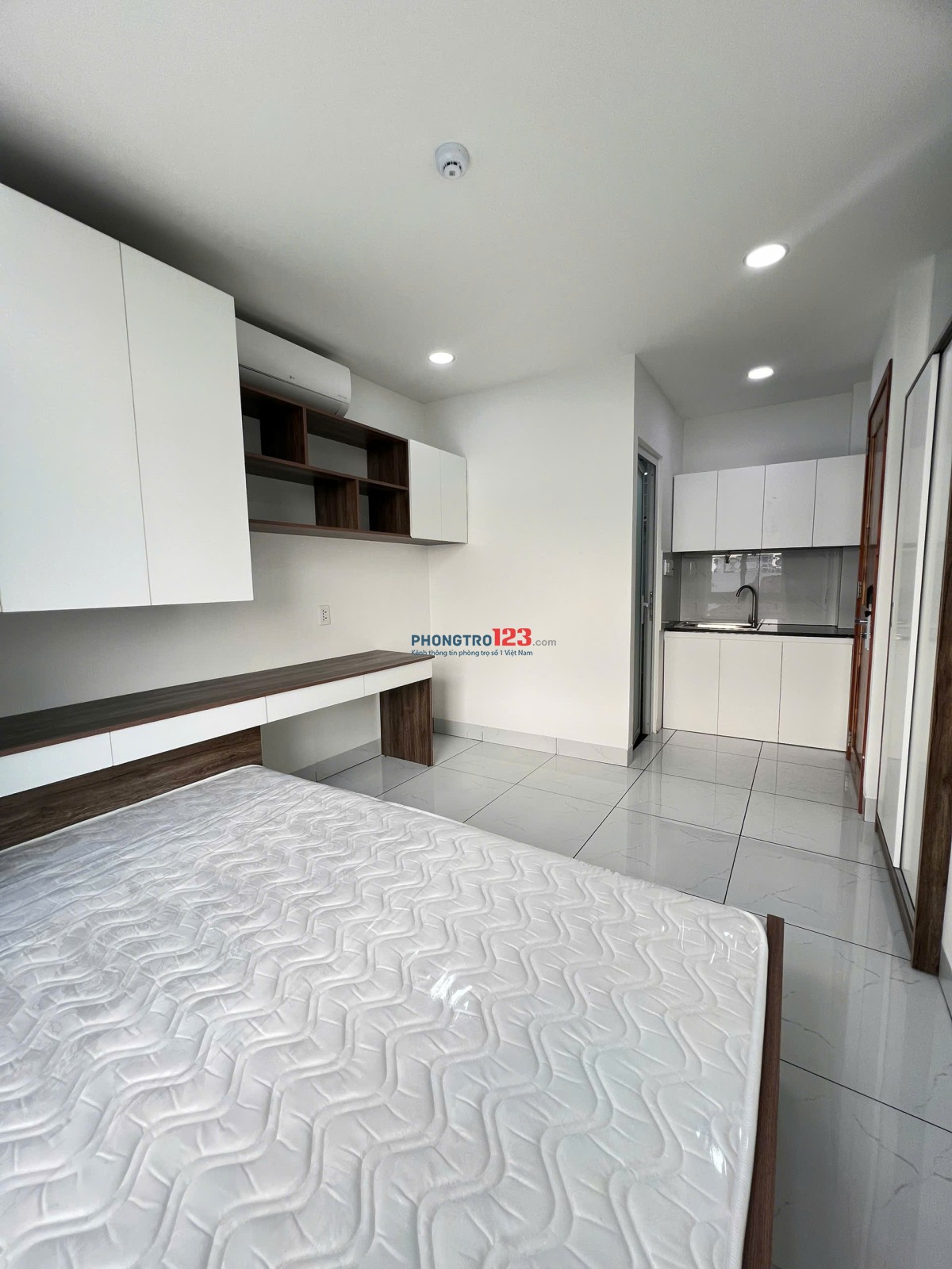 Cho thuê căn hộ studio, có hồ bơi - Đường Nguyễn Văn Đậu, Bình Thạnh gần Phú Nhuận, Quận 1 và Quận 3