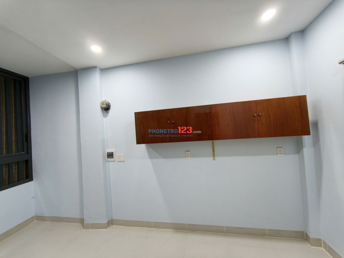 Cho thuê phòng trọ ở lầu 1, mặt tiền đuờng Chu Văn An, khu vực thuận lợi giao thông