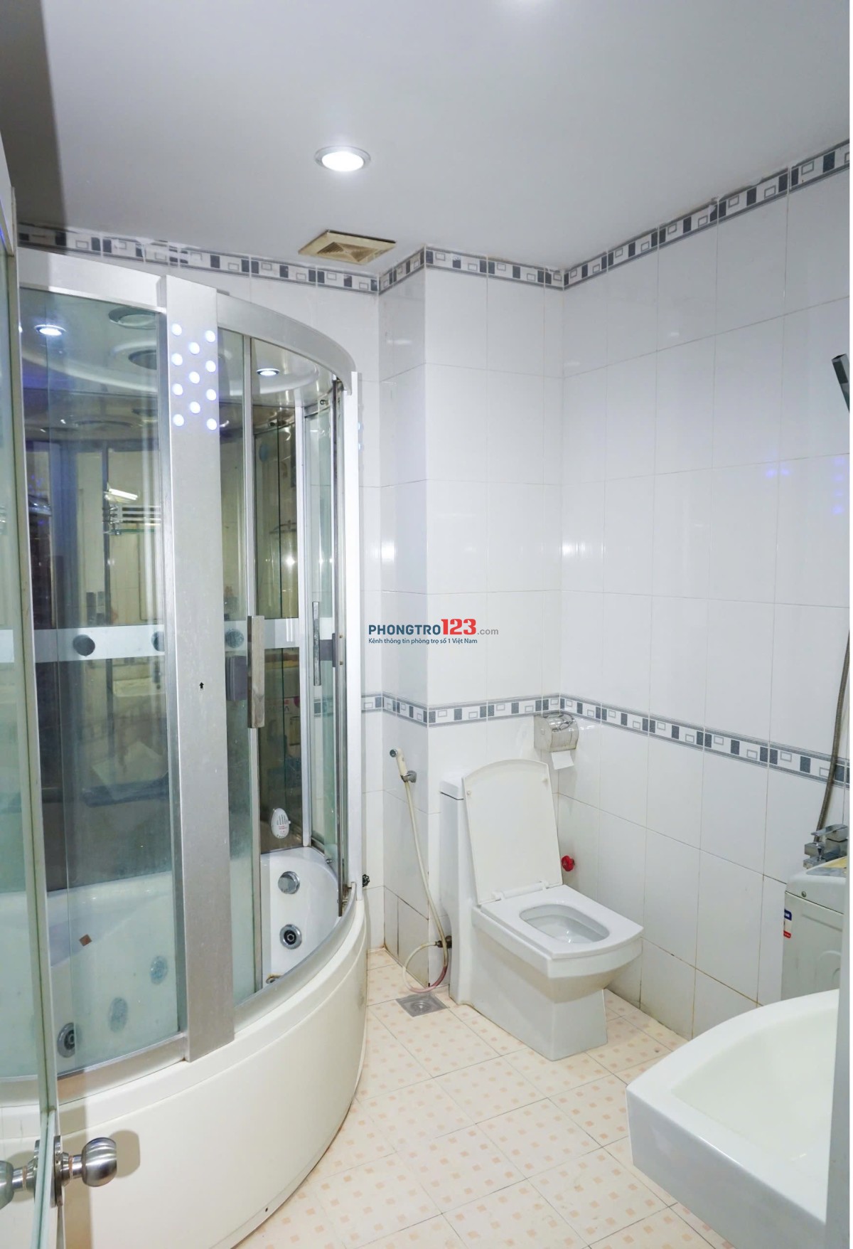 CHDV 45m2 BAN CÔNG - WC có BỒN TẮM gần ETOWN Cộng Hòa P13 Tân Bình
