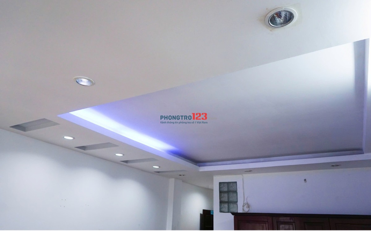 CHDV 45m2 BAN CÔNG - WC có BỒN TẮM gần ETOWN Cộng Hòa P13 Tân Bình