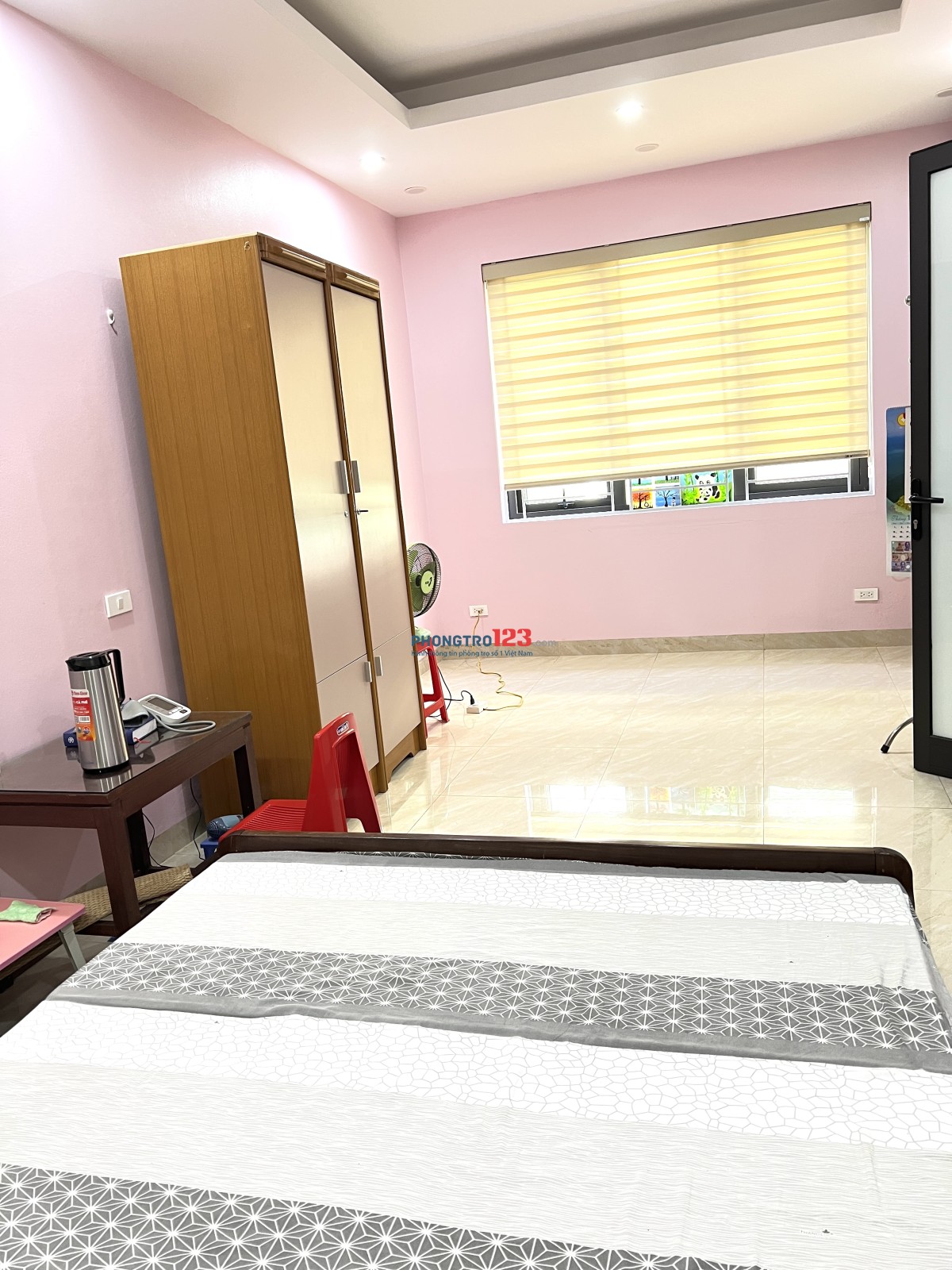  Cho thuê nhà 5 tầng, diện tích gần 40m2, mới xây được 2 năm.