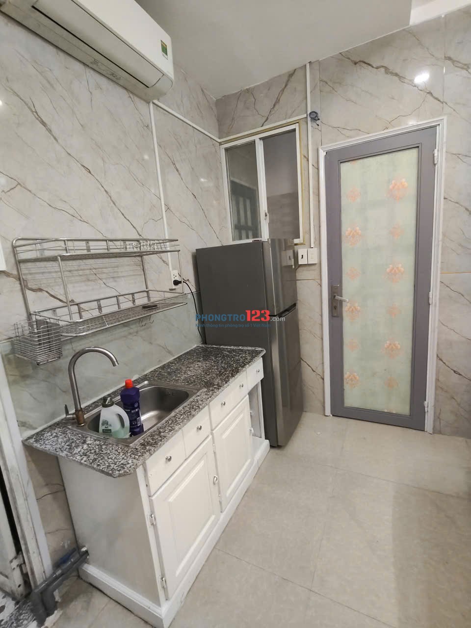 Cho thuê phòng trọ đầy đủ nội thất tại 5/1 Đường Tống Văn Hên