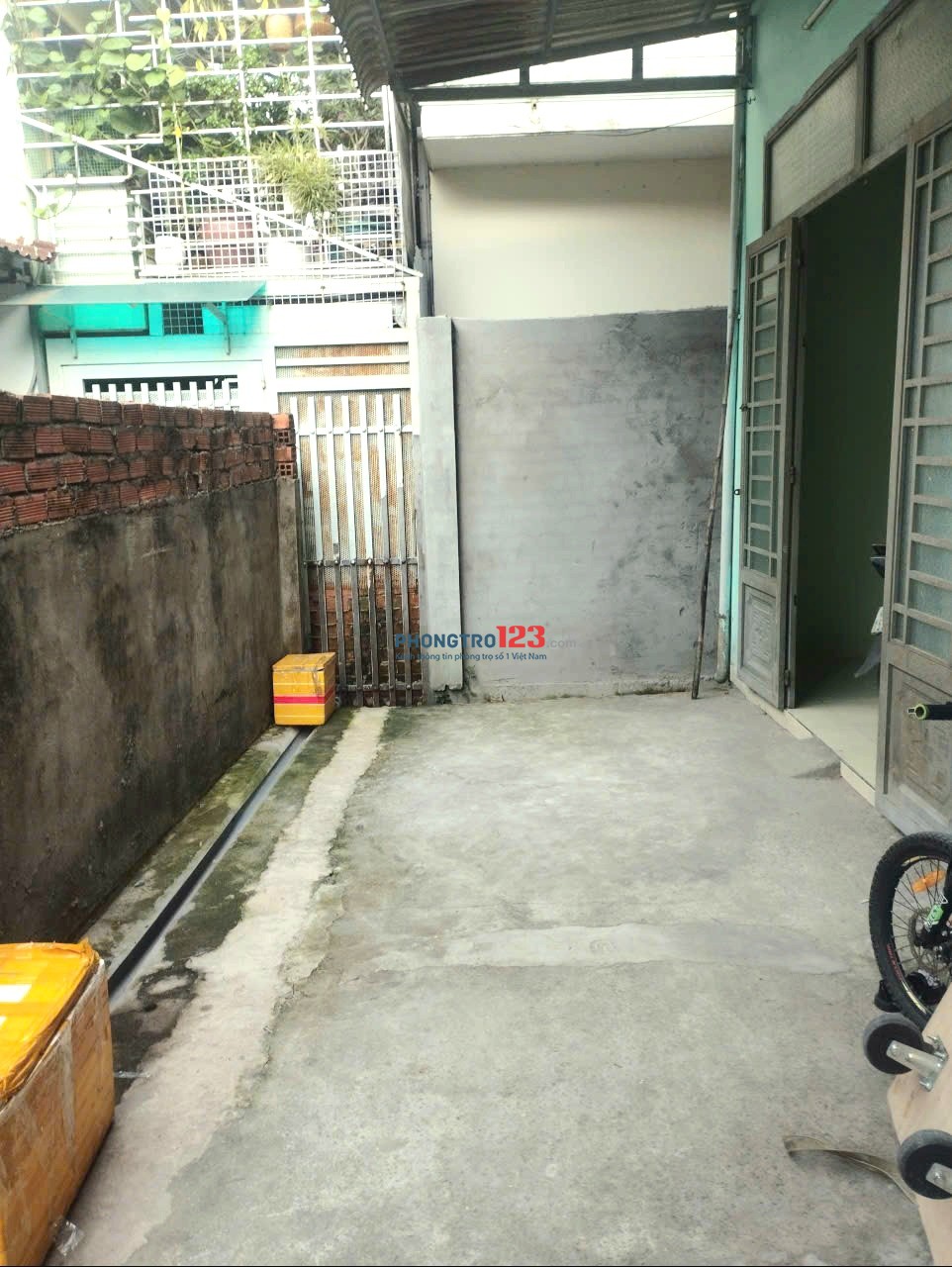 Mik là chính chủ, cho thuê với giá 4t ngang 4mx 12m , trệt +01 lửng