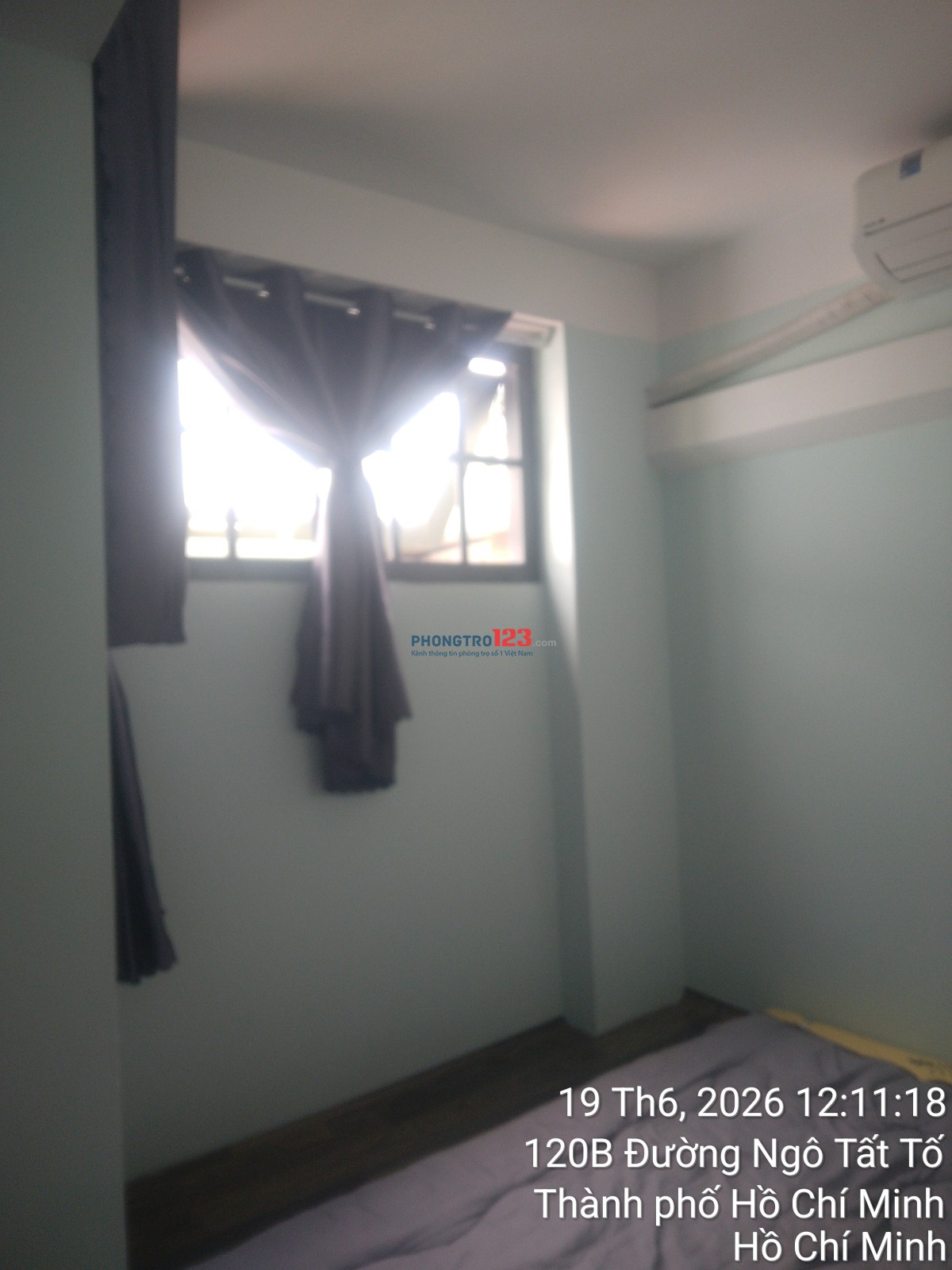 CHO NỮ ĐỘC THÂN THUÊ PHÒNG: Lầu 1; 30m2, máy lạnh, tủ lạnh, bếp, tủ, 2 cửa sổ, rèm,...