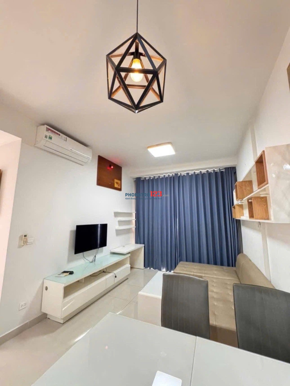 Rộng 76m2, 2p ngủ,nội thất, C/c Âu cơ Tower- Tân Phú giá 10tr/th