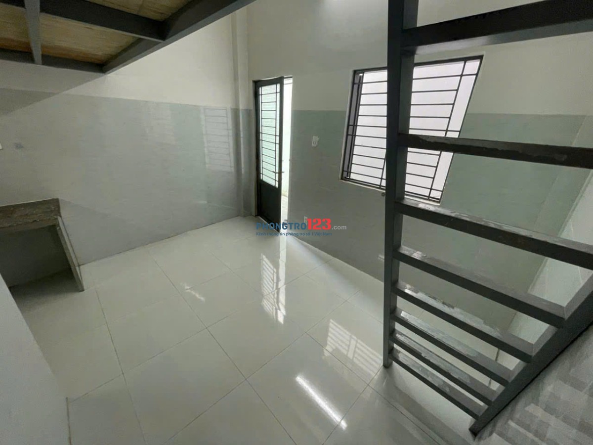 Phòng có Gác Ngay Gigamall, ĐH Luật, Chợ Hiệp Bình
