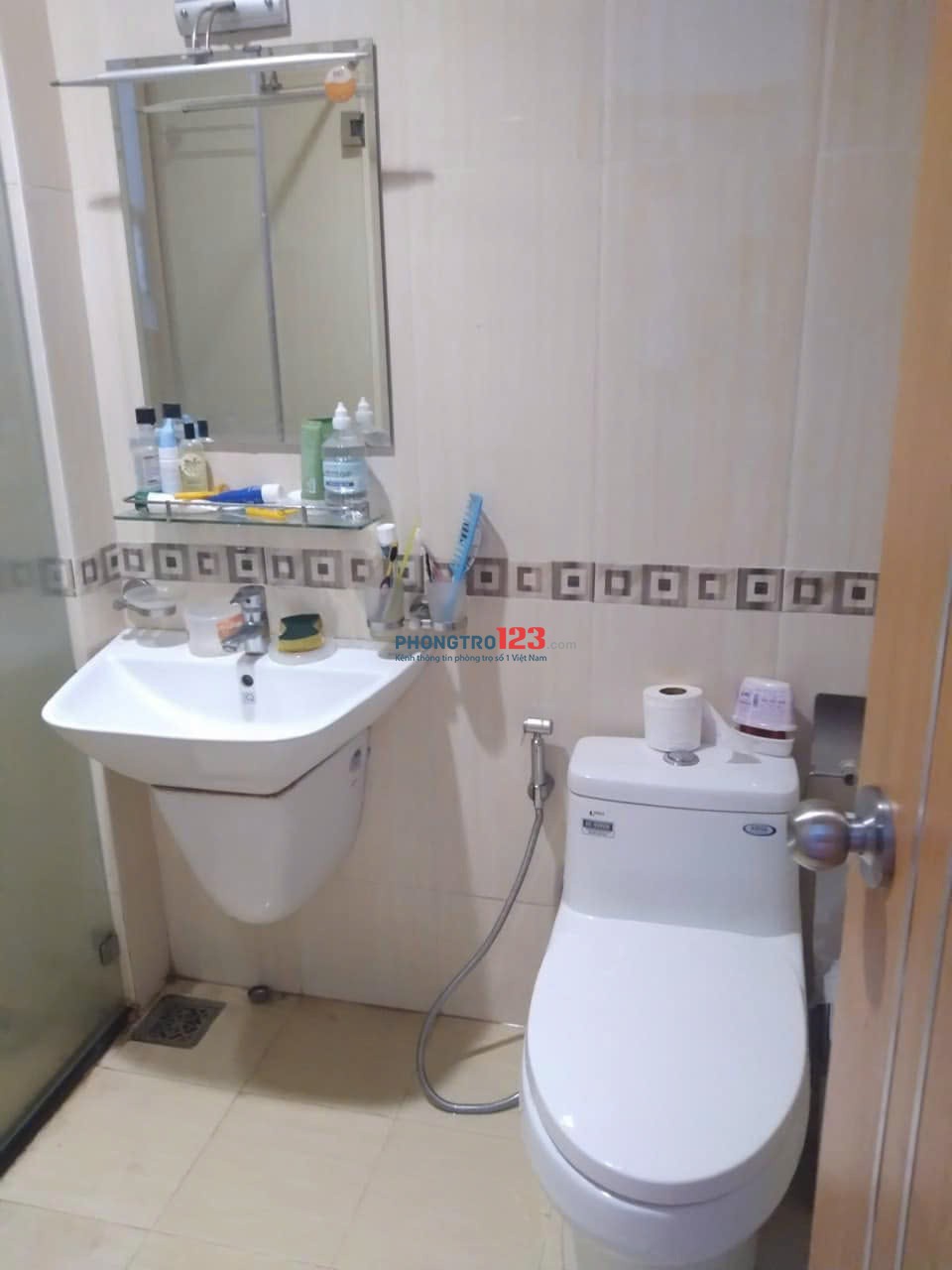 Chung cư Hoa Sen,Lạc Long Quân căn 63m2, 2p ngủ,NT, 9tr/th