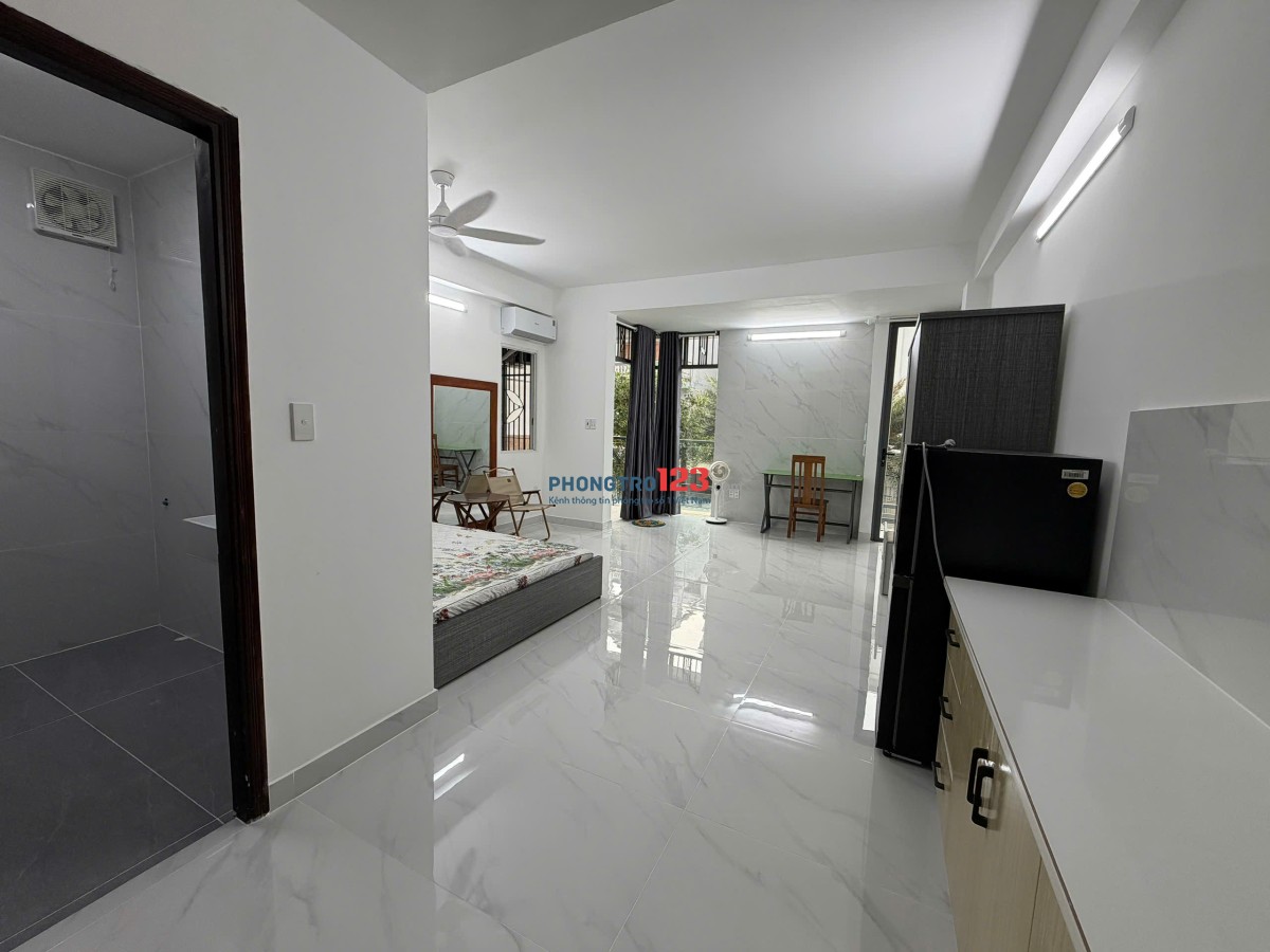 Phòng VIP luxury biệt thự Bình Lợi, full nội thất, có ban công