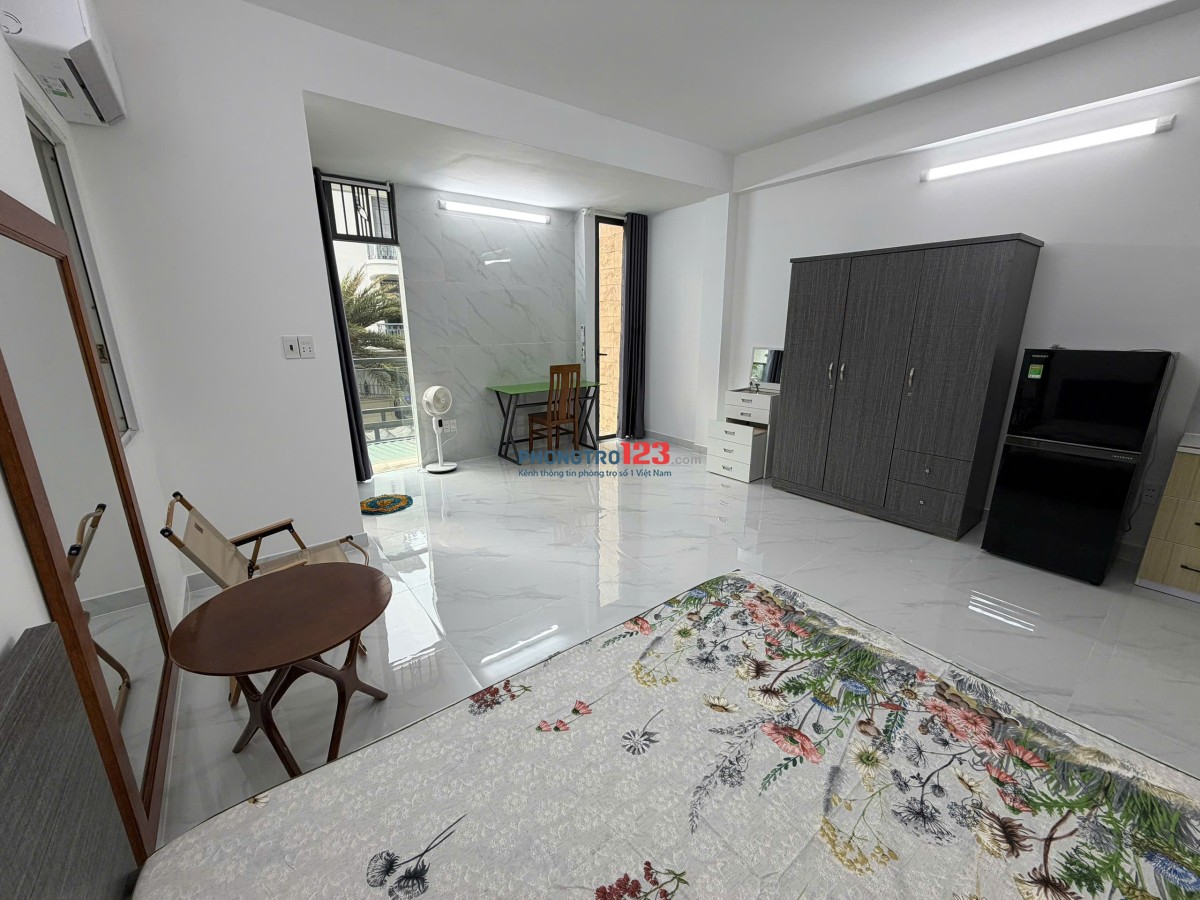Phòng VIP luxury biệt thự Bình Lợi, full nội thất, có ban công