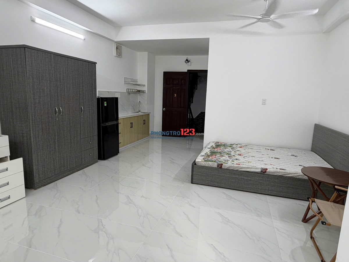 Phòng VIP luxury biệt thự Bình Lợi, full nội thất, có ban công