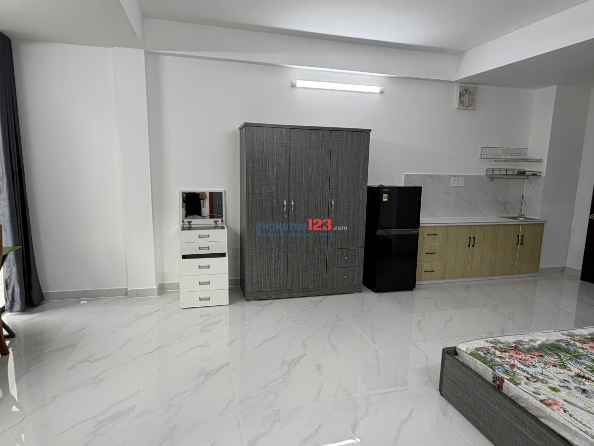 Phòng VIP luxury biệt thự Bình Lợi, full nội thất, có ban công