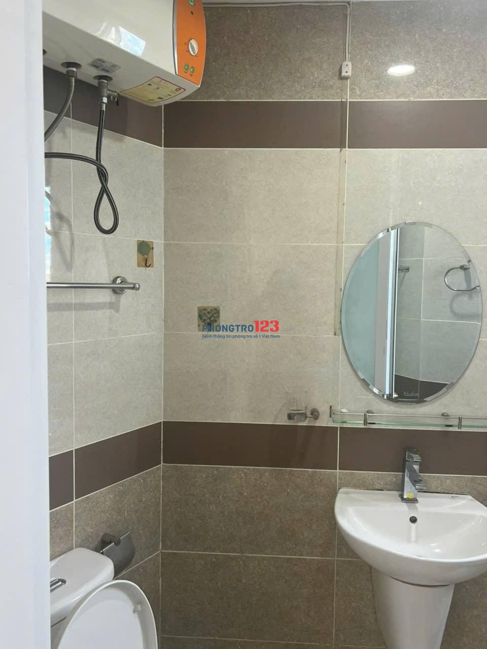 Cho thuê Carillon 5,Lũy Bán Bích,căn 2p ngủ, nội thất giá 10tr/tháng