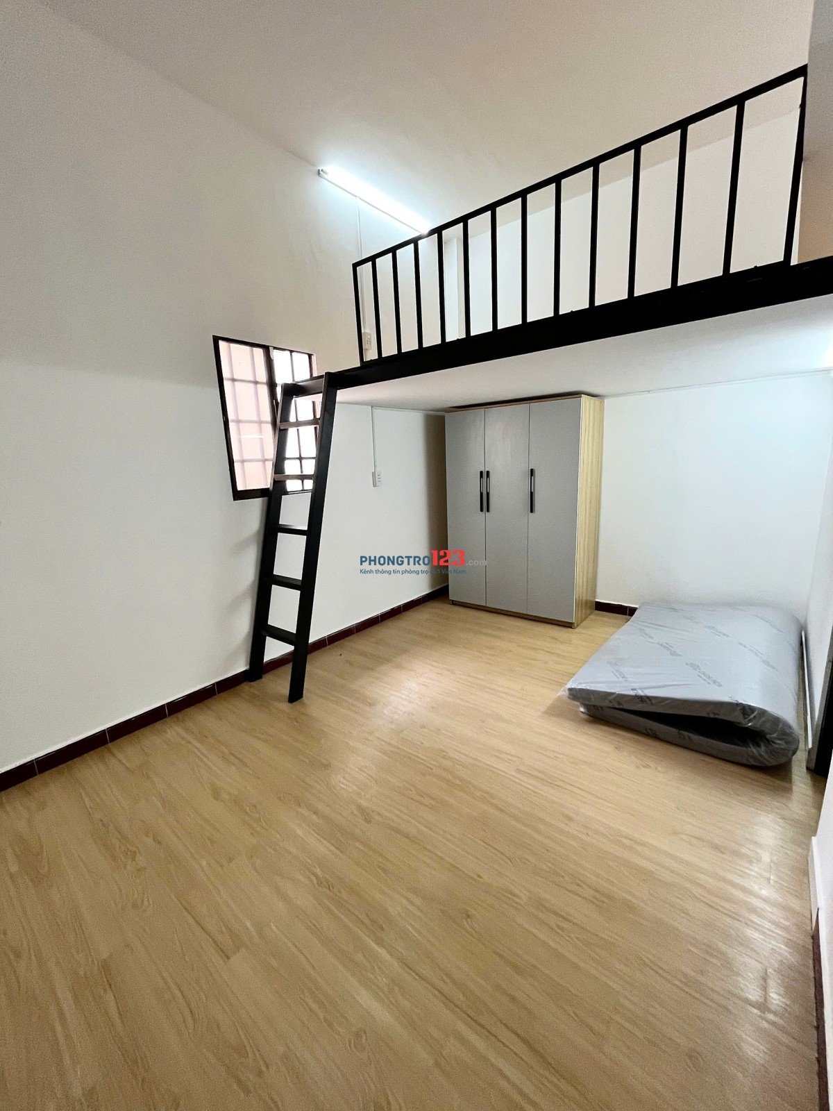 DUPLEX tách bếp - phòng 202 Nguyễn Kiệm GV